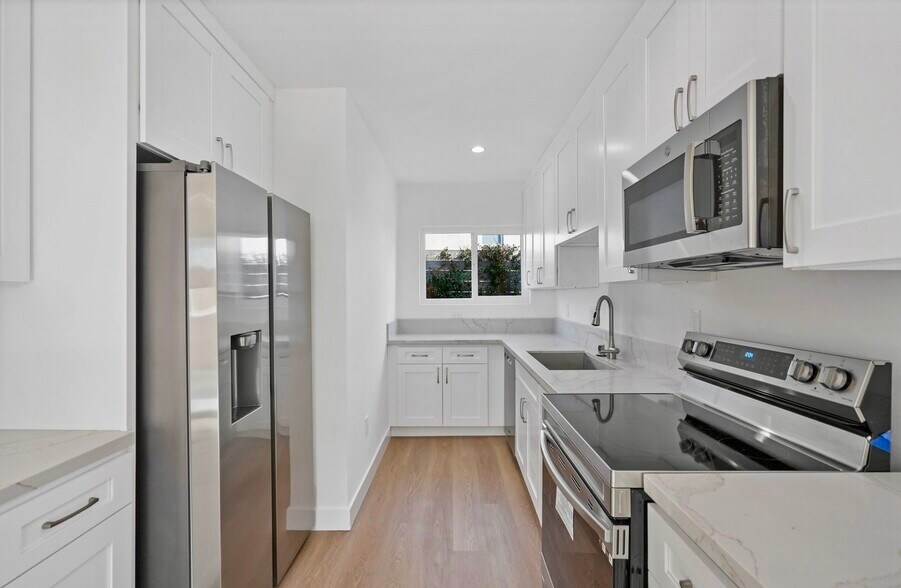 Building Photo - 2915 Hauser Blvd