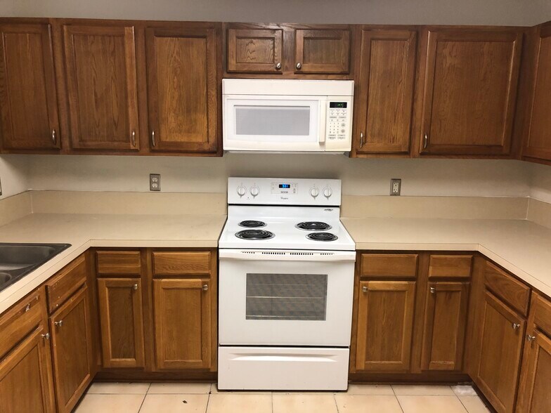 Building Photo - 3631 Kirkpatrick Cir
