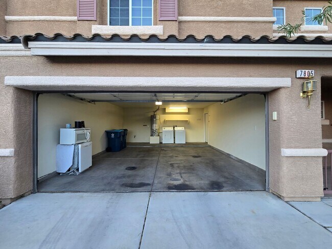 Building Photo - A Fabulous 3 Bedroom, 2.5 Bathroom, 2 Car Garage Townhome in NW Las Vegas