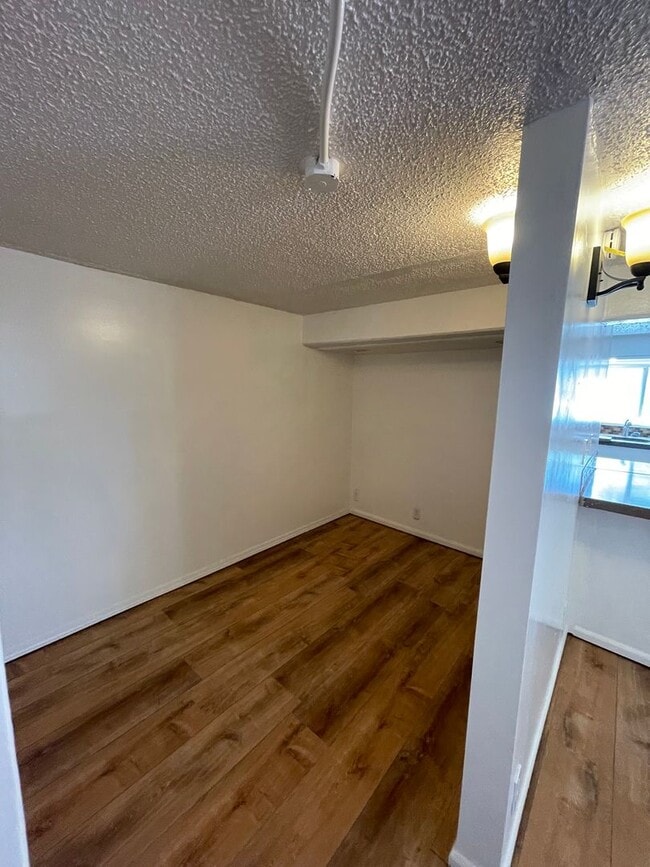 Building Photo - Studio Apartment - All basic utilities inc...