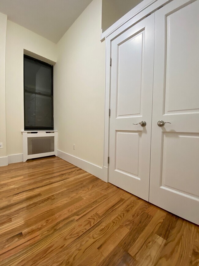 BEDROOM - 134 W 80th St