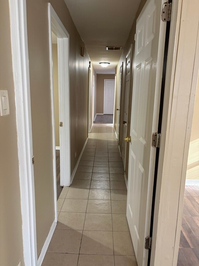 Building Photo - 16130 Justine St