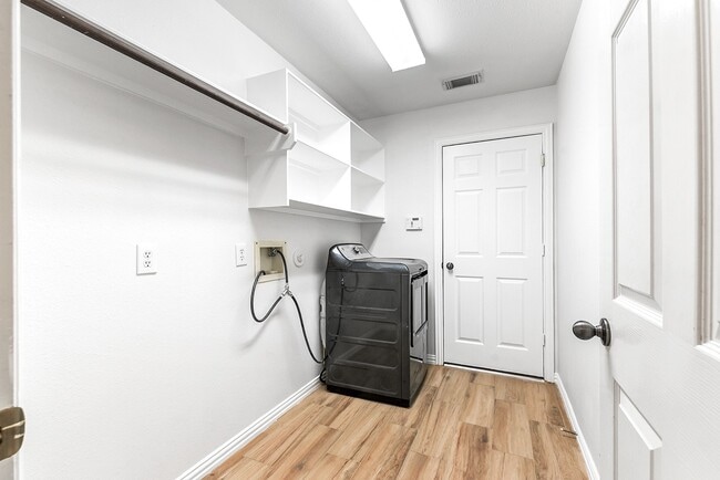 Building Photo - 28259 Daystrom Ln