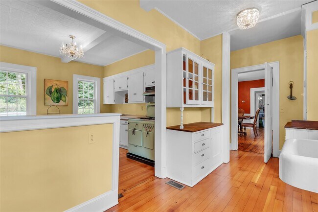 Building Photo - 115 Turk Hill Rd