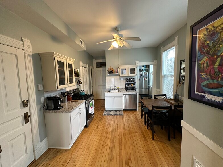 Building Photo - 2234 W Erie St