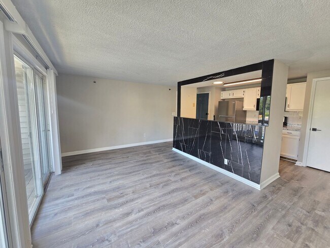 Building Photo - Beautiful 3 Bedroom 2 Bath Condo in Charlotte, NC Available for Rent