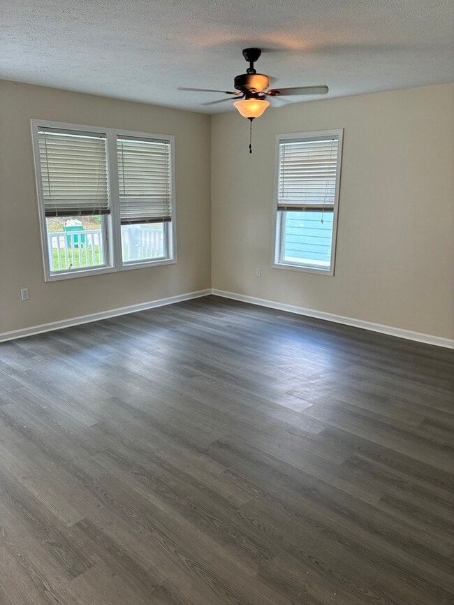 Building Photo - Beautiful 3/1 House in Bay St. Louis