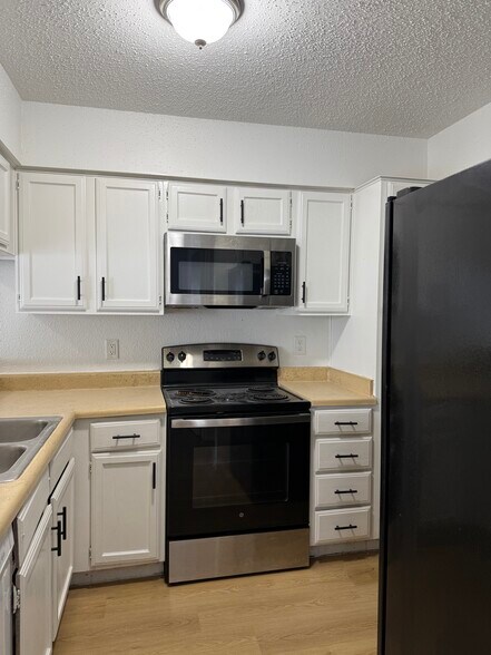 Building Photo - 812 Jefferson Ave