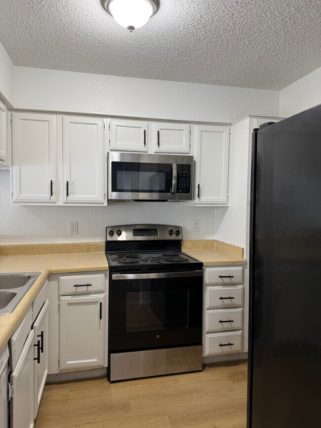 Building Photo - 812 Jefferson Ave