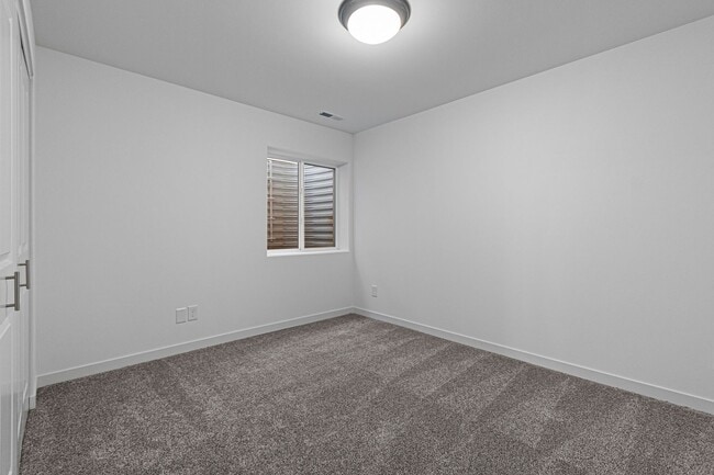 Building Photo - New build 4 bed 4 bath Condo