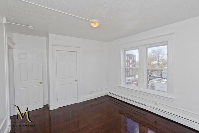 Building Photo - 528-532 Union Street