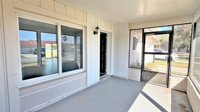 Building Photo - 5523 Westbrook Dr