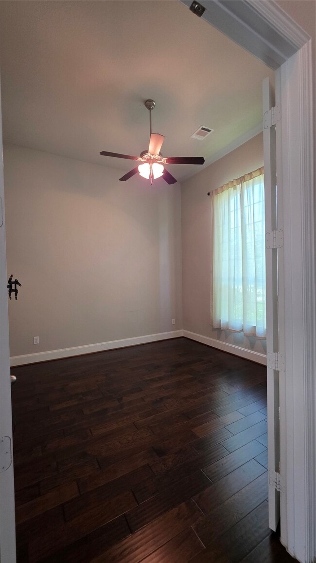 Building Photo - 142 Mayfield Dr