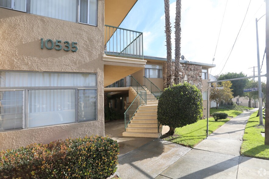 Building Photo - 10535 National Blvd