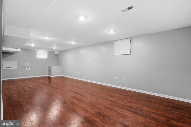 Building Photo - 98 Canal View Dr