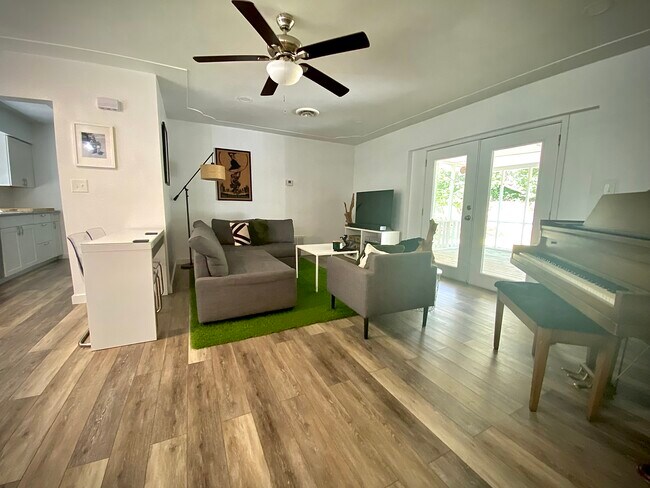 Building Photo - 420 Stonehenge Dr