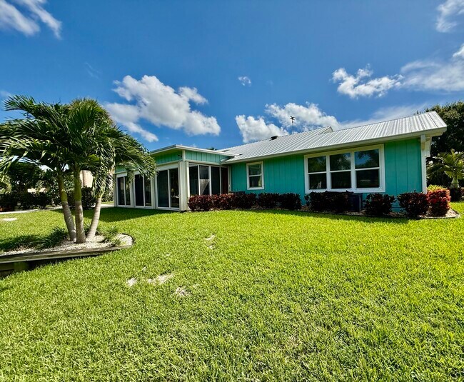 Building Photo - 1260 SW 25th Ln