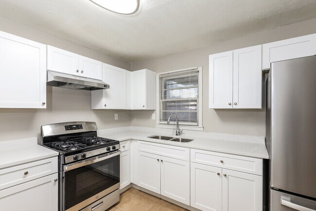 Building Photo - 1650 Bagpipe Pl