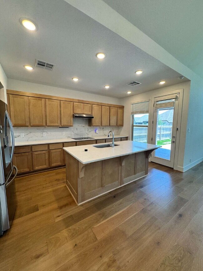 Building Photo - "Charming 4-Bed, 3-Bath Home in Castrovill...