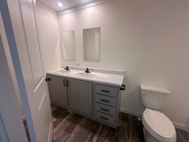 Building Photo - 7865 W Hwy 40