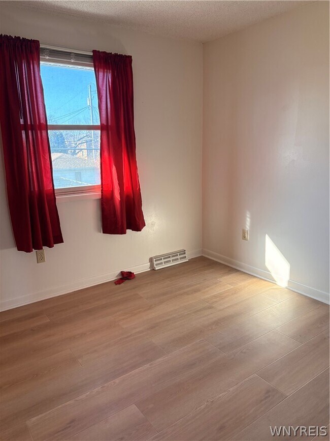 Building Photo - 141 Draden Ln