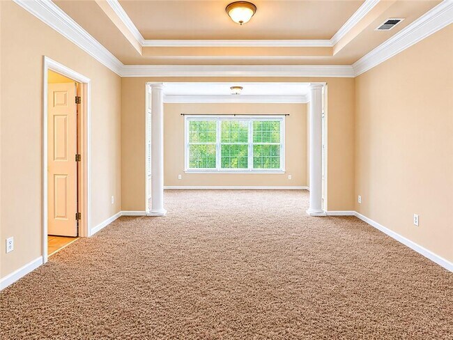 Building Photo - 6065 Cameron Pointe