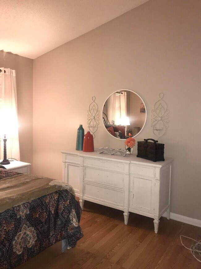 Building Photo - 1739 Shoreside Cir