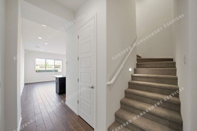 Building Photo - Luxury 3-Bedroom Townhome with Rooftop Dec...