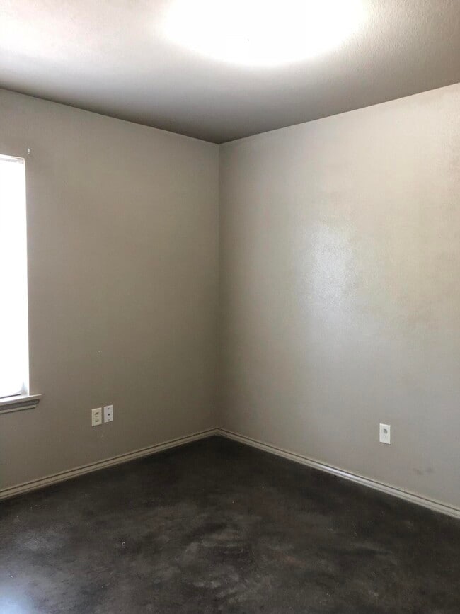 Building Photo - 2511 Louisville Ave