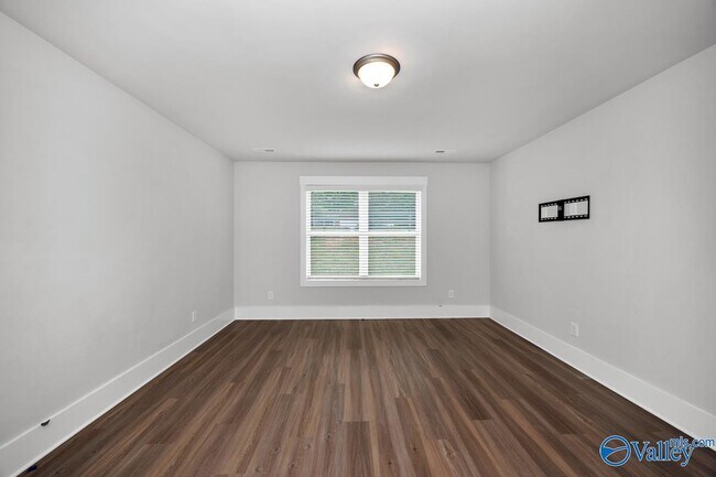 Building Photo - 100 River Springs Ct