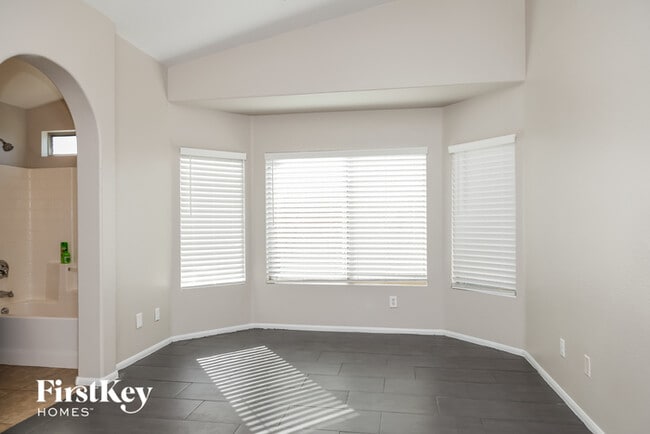 Building Photo - 6561 Duck Hill Springs Dr
