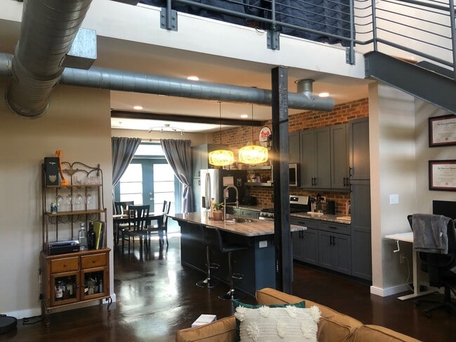 Kitchen - 400 Village Pky NE