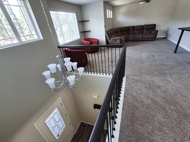 Building Photo - 4946 Skylark St NE
