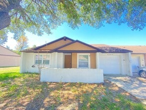 Building Photo - 135 Sand Pine Cir