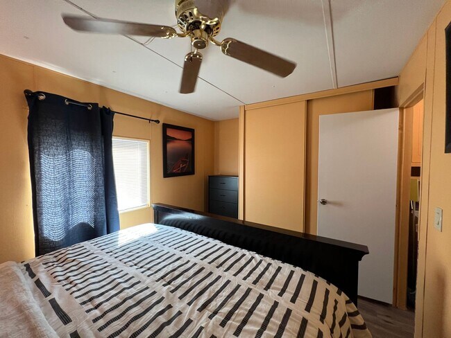 Building Photo - FURNISHED WINTER RETREAT!