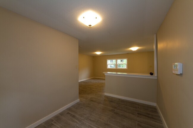 Building Photo - Completely remodeled 3 bed 1 bath home ready for a new tenant. Apply today and get approved for a...