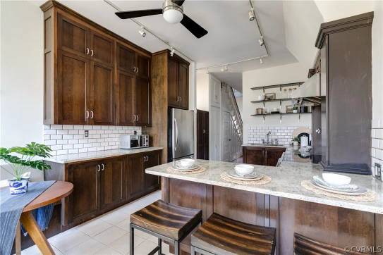 Building Photo - 2411 Kensington Ave