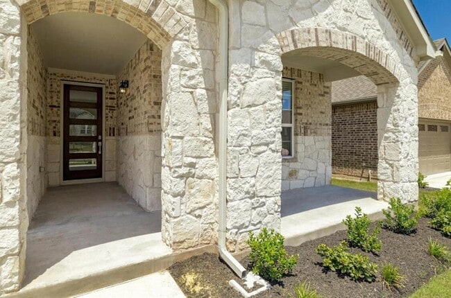 Building Photo - 2309 Magnolia Hl Dr