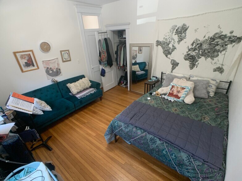 Building Photo - 27 Saint Lukes Rd