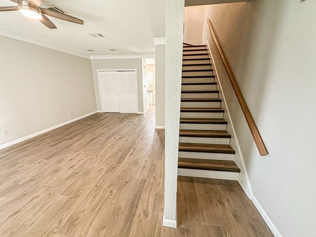 Building Photo - 2 Bedroom, 2.5 Bathroom Boardwalk Condo Near Baylor!