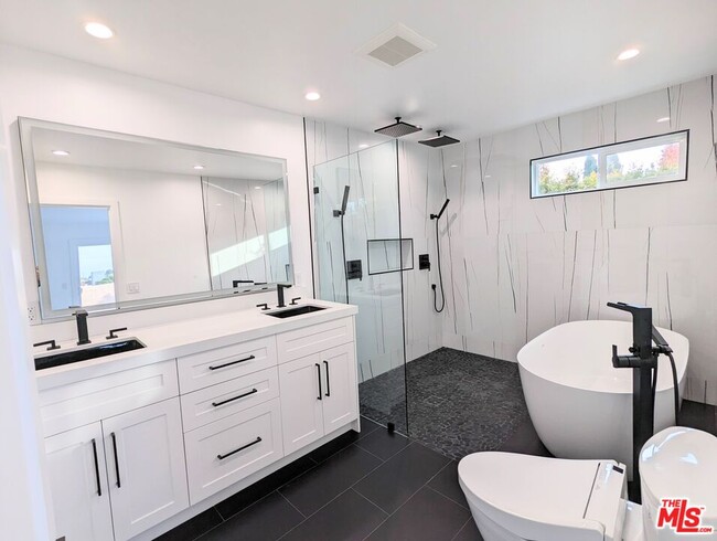 Building Photo - 1917 11th St