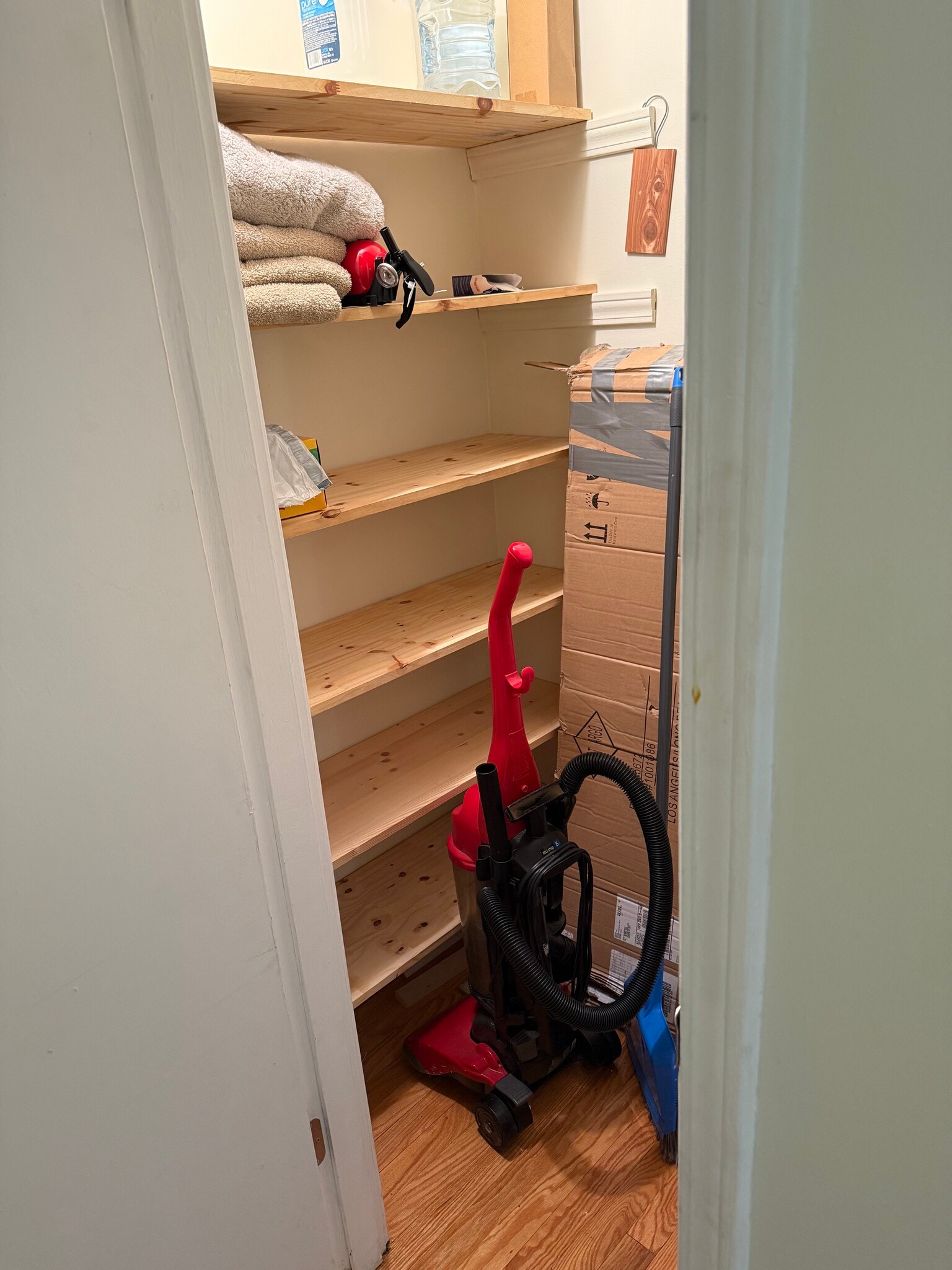 Building Photo - 735 Oakwood Rd