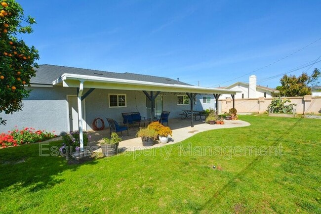 Building Photo - 730 Jay Ave