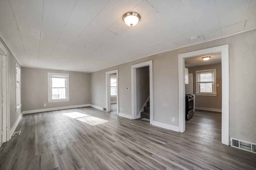 Building Photo - 1117 Woodlawn Ct