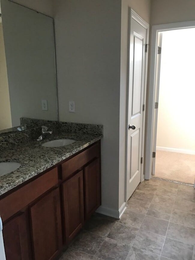 Building Photo - Luxurious 2 story 3 bedroom 2.5 bath Townhomes. Located in Salisbury