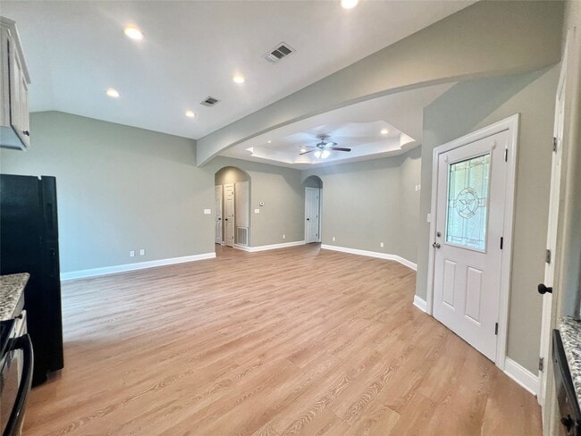 Building Photo - 2875 Amber Ave
