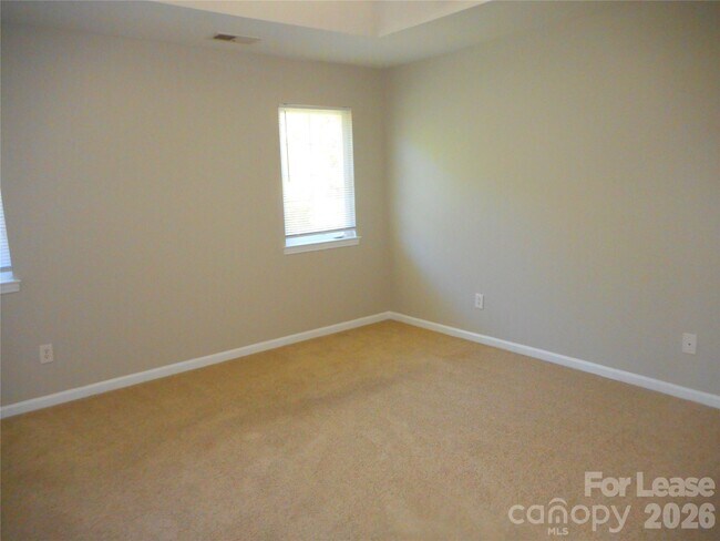 Building Photo - 1018 Fountainbrook Dr