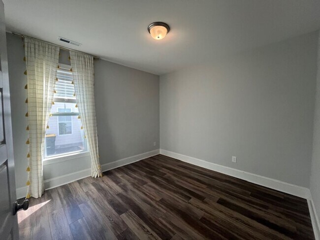 Building Photo - Experience Elegance and Privacy