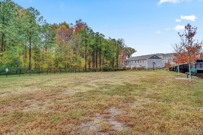 Building Photo - 4 bedroom condo in Suffolk