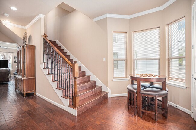 Building Photo - 1333 N Meyer Ave